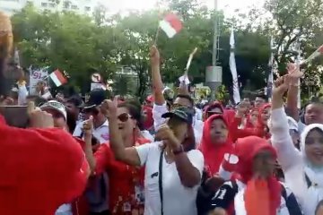 Nobar pelantikan Presiden Jokowi di depan Istana Merdeka