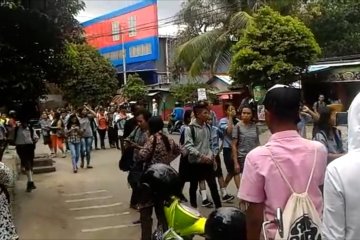 Kota Ambon digoyang  gempa bumi 5,2 Magnitudo