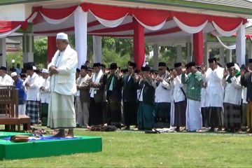 Apel Hari Santri, ribuan santri gelar shalat istisqo