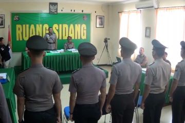 Tiga polisi mengaku lepaskan tembakan