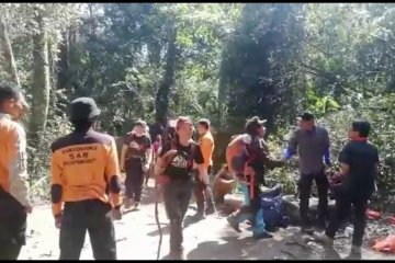 Tim SAR evakuasi 13 pendaki di Gunung Raung