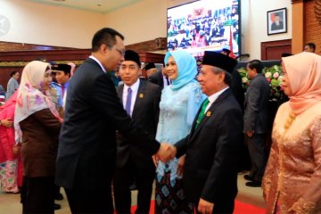 Ketua dan Wakil Ketua DPRD NTB periode 2019-2024 dilantik