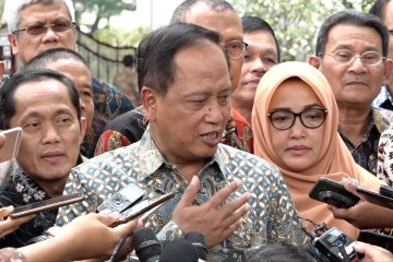 Menristekdikti: status dosen IPB pemasok bom Molotov tunggu kepastian hukum