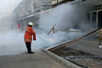 PLN duga kabel luka jadi akibat percikan api di trotoar Cikini