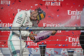 Hamilton tunggu keputusan bos Mercedes soal kontrak musim 2021