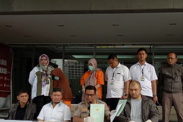 Dua wanita penipu dan penggelap sertifikat rumah ditangkap polisi