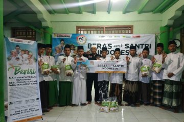 ACT Jawa Timur kembali salurkan beras santri
