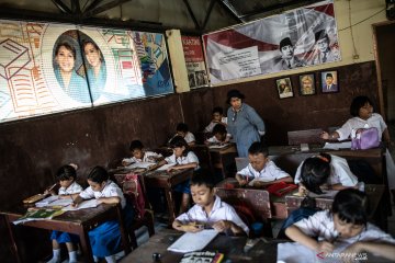 Sekolah gratis untuk warga kurang mampu