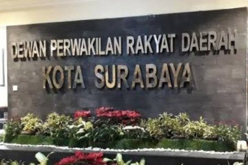 Anggota FPSI ditegur karena tak beretika saat rapat RAPBD Surabaya