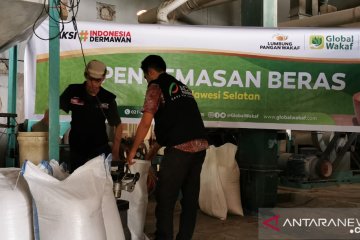 ACT serahkan satu ton beras untuk para santri