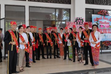 Wulan-Waraney Minahasa menjemput tamu Hari Jadi Minahasa