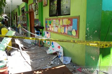 Polda Jatim kirim tim labfor identifikasi penyebab atap sekolah ambruk