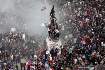 Demo antipemerintah di Santiago