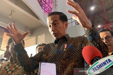Ekspresi keseriusan Jokowi