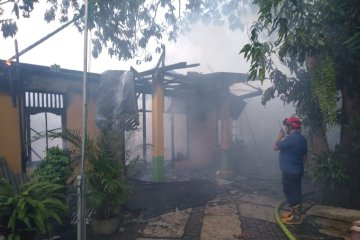 Indekos 12 pintu di Jaksel terbakar diduga akibat kompor