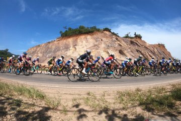 Pebalap hadapi tantangan etape terpanjang Tour de Singkarak 2019