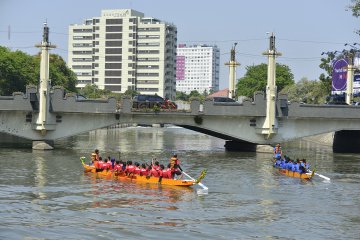 Tampilan Jembatan Pemuda depan Monkasel Surabaya dipercantik