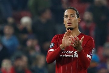 Klopp beberkan alasan Van Dijk absen latihan jelang laga kontra City