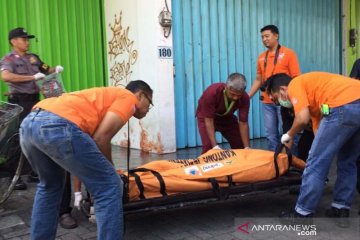 Polisi selidiki temuan pria tewas di depan ruko di Semarang