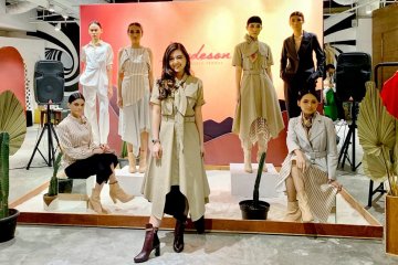 Dari "couture", Kimberly Tandra beralih ke busana siap pakai