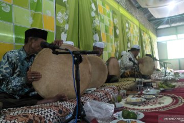 Warga Pariaman "badikie rabano" peringati Maulid Nabi Muhammad SAW