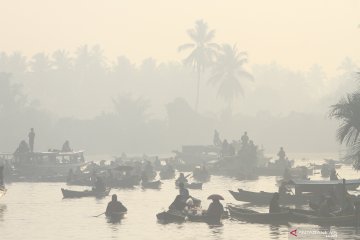 Pasar terapung Lok Baintan terdampak asap karhutla