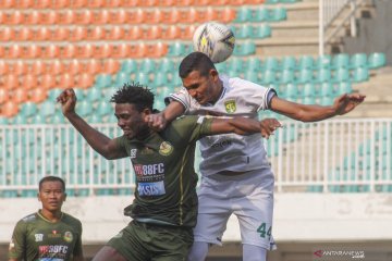 Tira Persikabo tahan imbang Persebaya 2-2