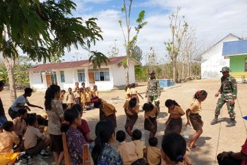 Satgas Pamtas RI-Timor Leste gelar lomba anak SD sambut Hari Pahlawan