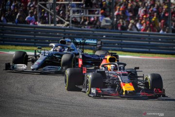 Verstappen dibuat bosan oleh Hamilton