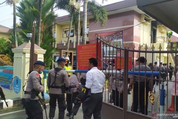 Bom Medan, Petugas Labfor ambil sampel dari lokasi ledakan