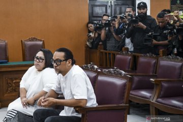 Nunung dan suami dituntut 1,5 tahun penjara