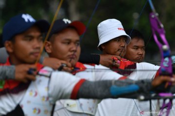 Emas panahan recurve beregu putra milik Indonesia