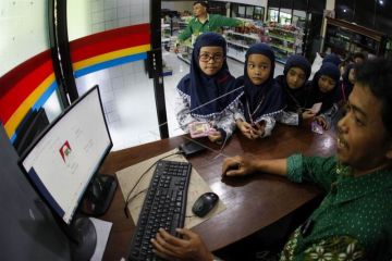 Tansaksi pembayaran berbasis digital di sekolah