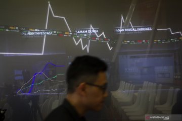 IHSG tengah pekan ditutup melemah tipis