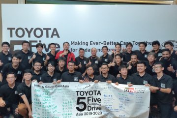 Toyota akhiri 1.000 km "5 Continents Drive Asia 2019-2020" di Surabaya