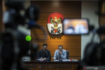 KPK panggil tiga saksi suap perizinan dan properti Kabupaten Cirebon