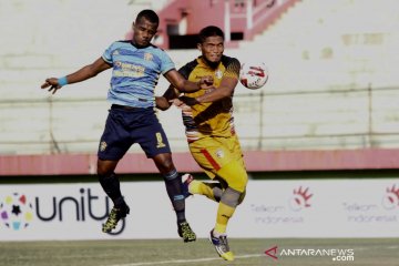 Mitra Kukar tertinggal 1-2 atas Persewar di babak pertama