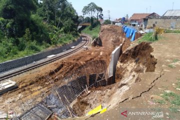 Longsor proyek doubletrack tak ganggu perjalanan KA Bogor-Sukabumi