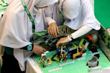 Kompetisi robotik madrasah