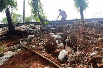 Warga Pisangan Timur desak pihak terkait tanggulangi tanah longsor