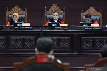 Sidang uji formil UU KPK