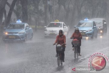 Wilayah Jakarta diguyur hujan pada Natal