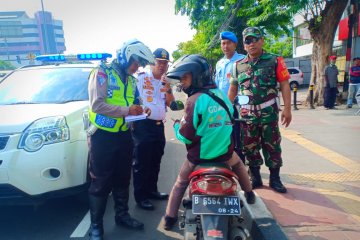 Kemarin, 15 pelanggar jalur sepeda ditilang hingga Satpol PP dipecat