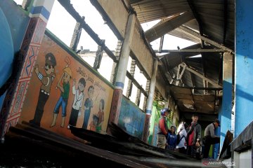 Kebakaran sekolah di Makassar