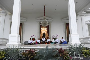Jokowi tak wajibkan tujuh staf khusus milenial "ngantor" tiap hari