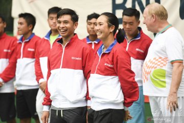 Tim tenis Indonesia beradaptasi dengan lapangan lambat Rizal Memorial
