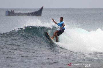 Pemerintah promosi potensi ombak Aceh melalui kejuaraan selancar