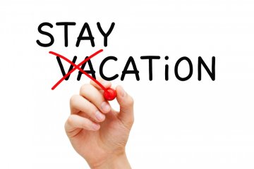 Liburan tak harus ke luar negeri, pilih "staycation" atau "vacation"?