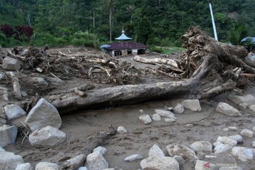 Banjir bandang Solok Selatan