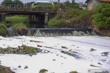 Sungai Cirarab tercemar limbah